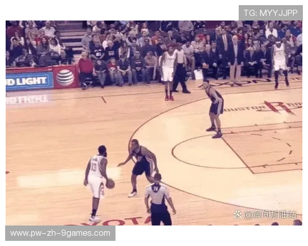 哈登关键突破，快船战术变化多端