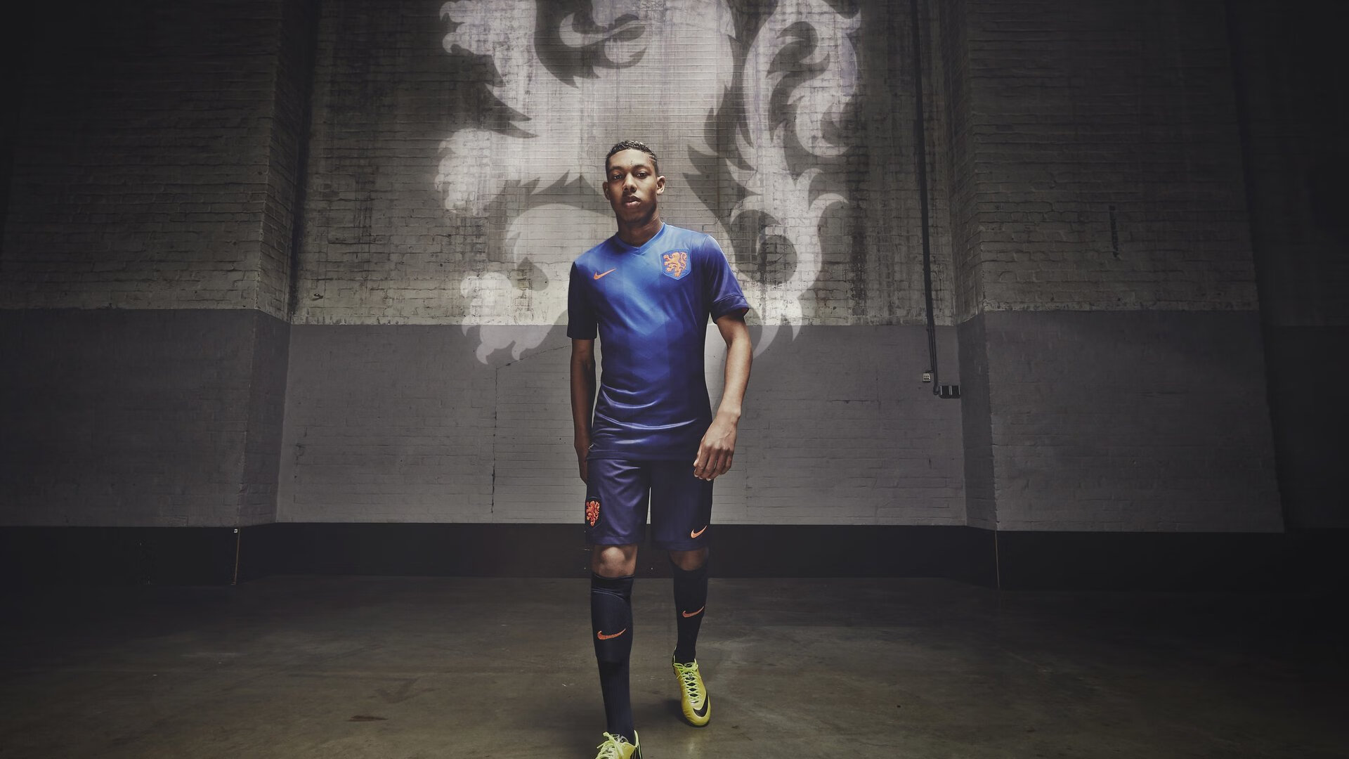 九游娱乐官方平台-职业球员技术环节缺乏高仿真训练模拟，职业球队训练方式